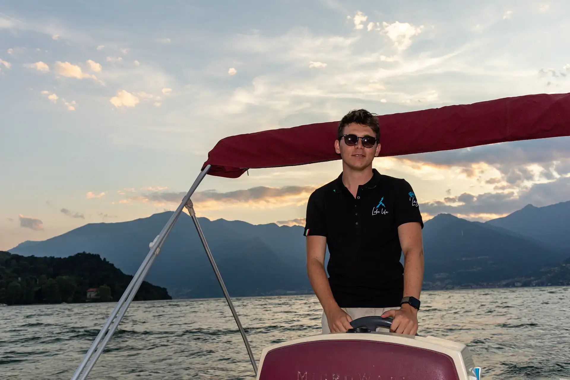 Capitano Della Barca Dell'econoleggio Como Lake